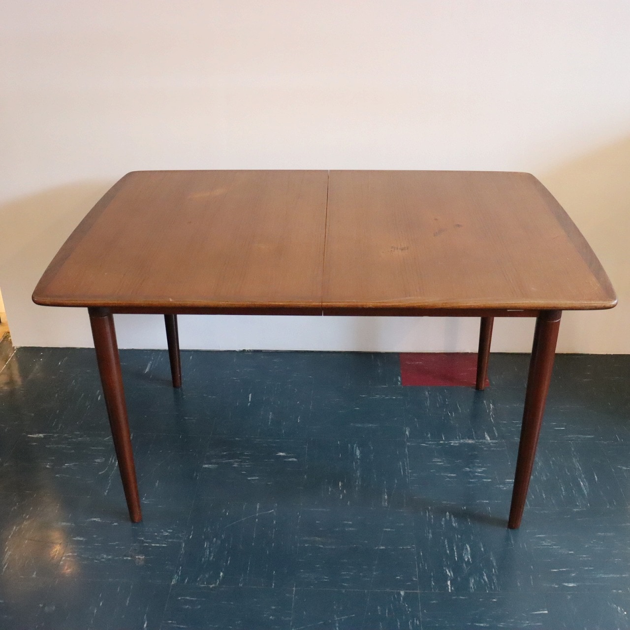 ダイニングテーブル