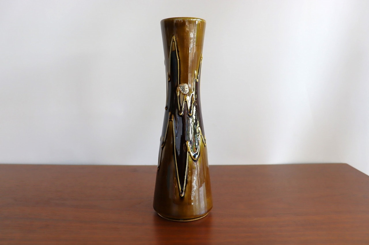 Bay Keramik製ファットラヴァフラワーベース