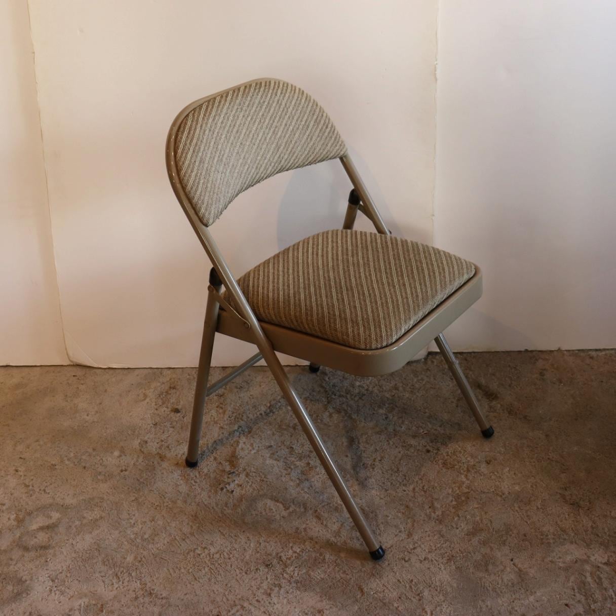 フォールディングチェア