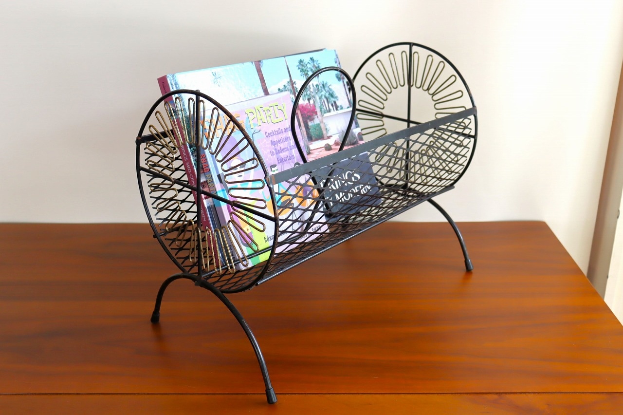 【新品】ワイヤーシェルフ　マガジンラック　ニュースペーパースタンド チェスト DULTON ONLINE SHOP | WIRE MAGAZINE RACK: ファニチャー