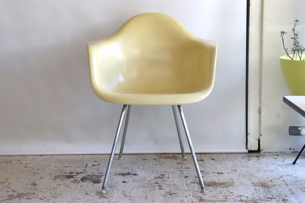 ハーマンミラー　イームズシェルチェア　リプロダクト ハーマンミラー / Herman Miller | Eames side shell chair (red