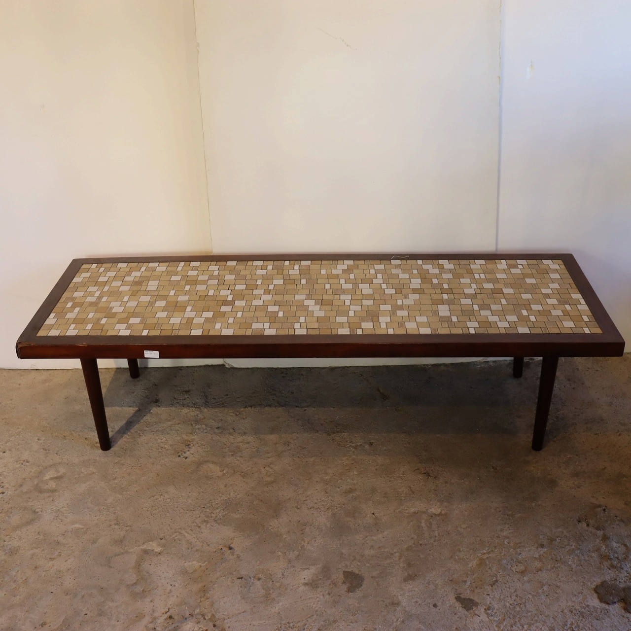 タイルトップテーブル