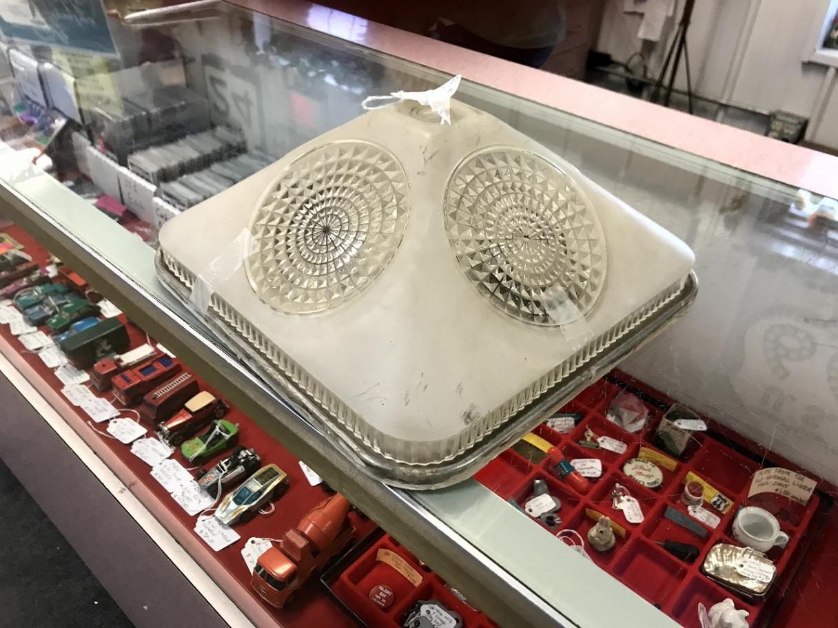 シーリングランプ