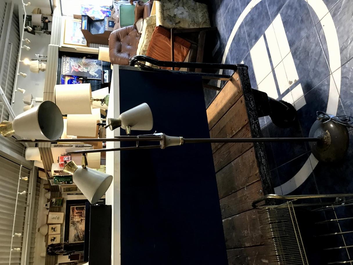 3灯フロアランプ