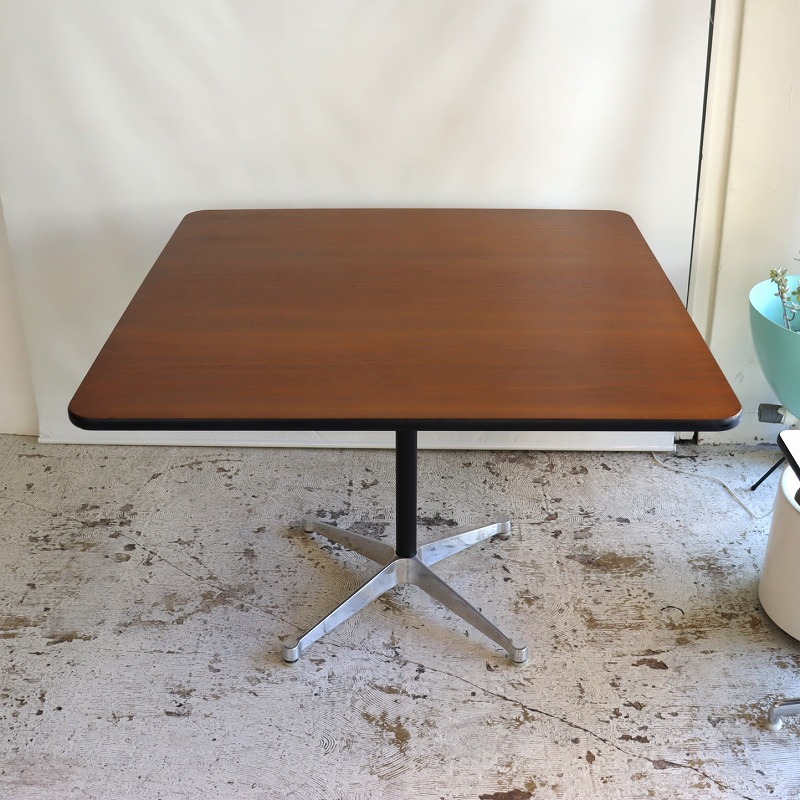 ハーマンミラー社製コントラクトベース　スクエアテーブル