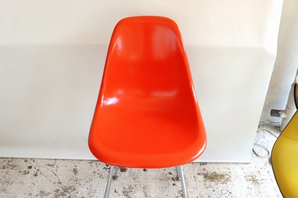ハーマンミラー イームズチェアー FRP サイドシェル　オレンジ 正規品 ハーマンミラー / Herman Miller サイドシェルチェア FRP