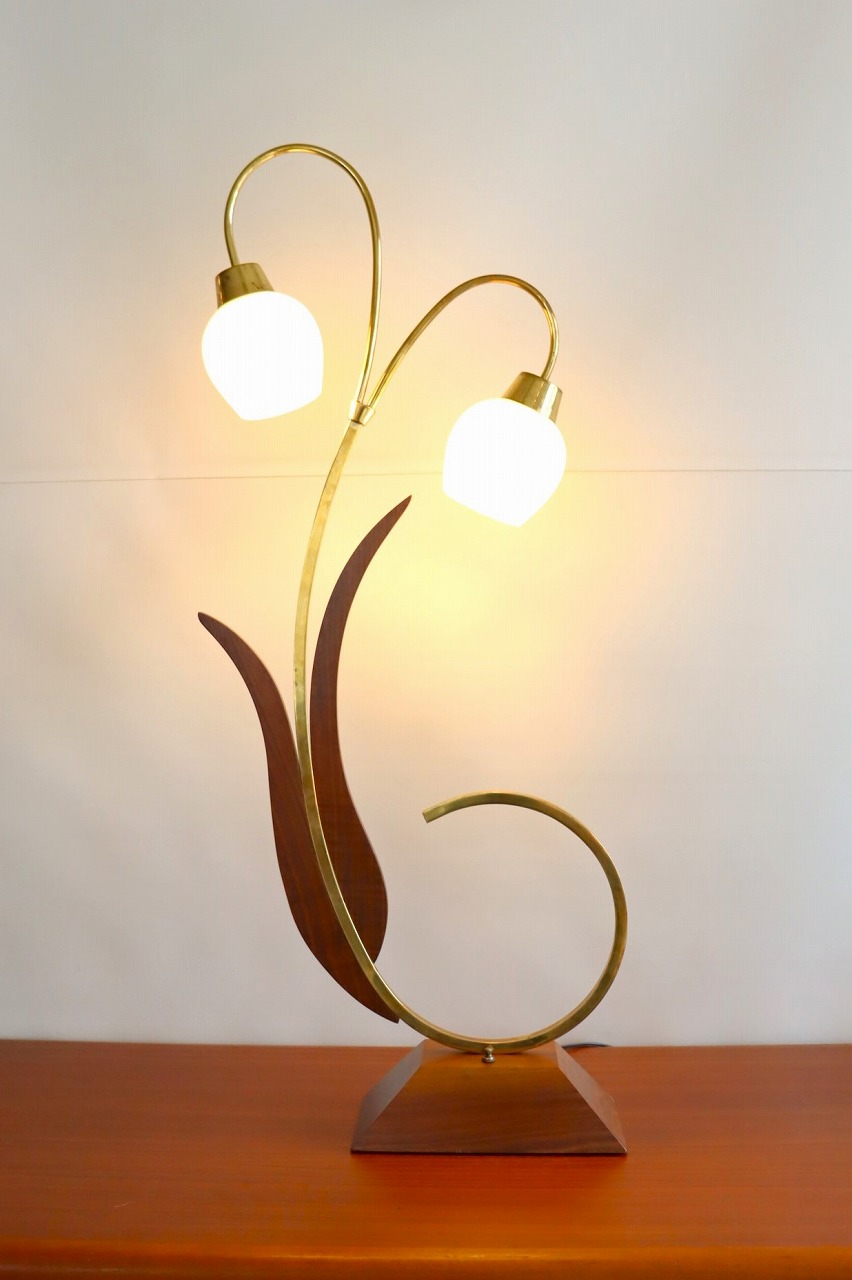 デニッシュモダンテーブルランプ