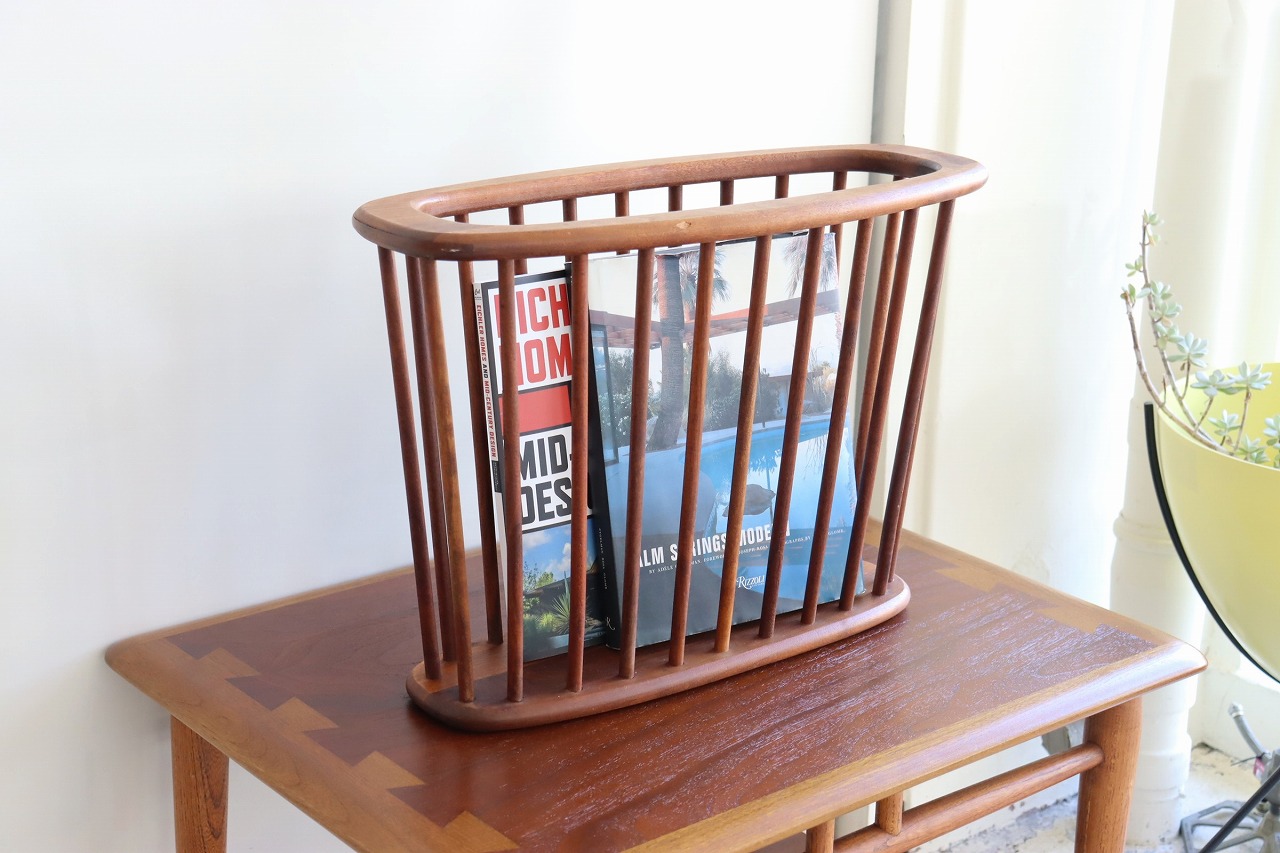 アーサー・ウマノフ　マガジンラック