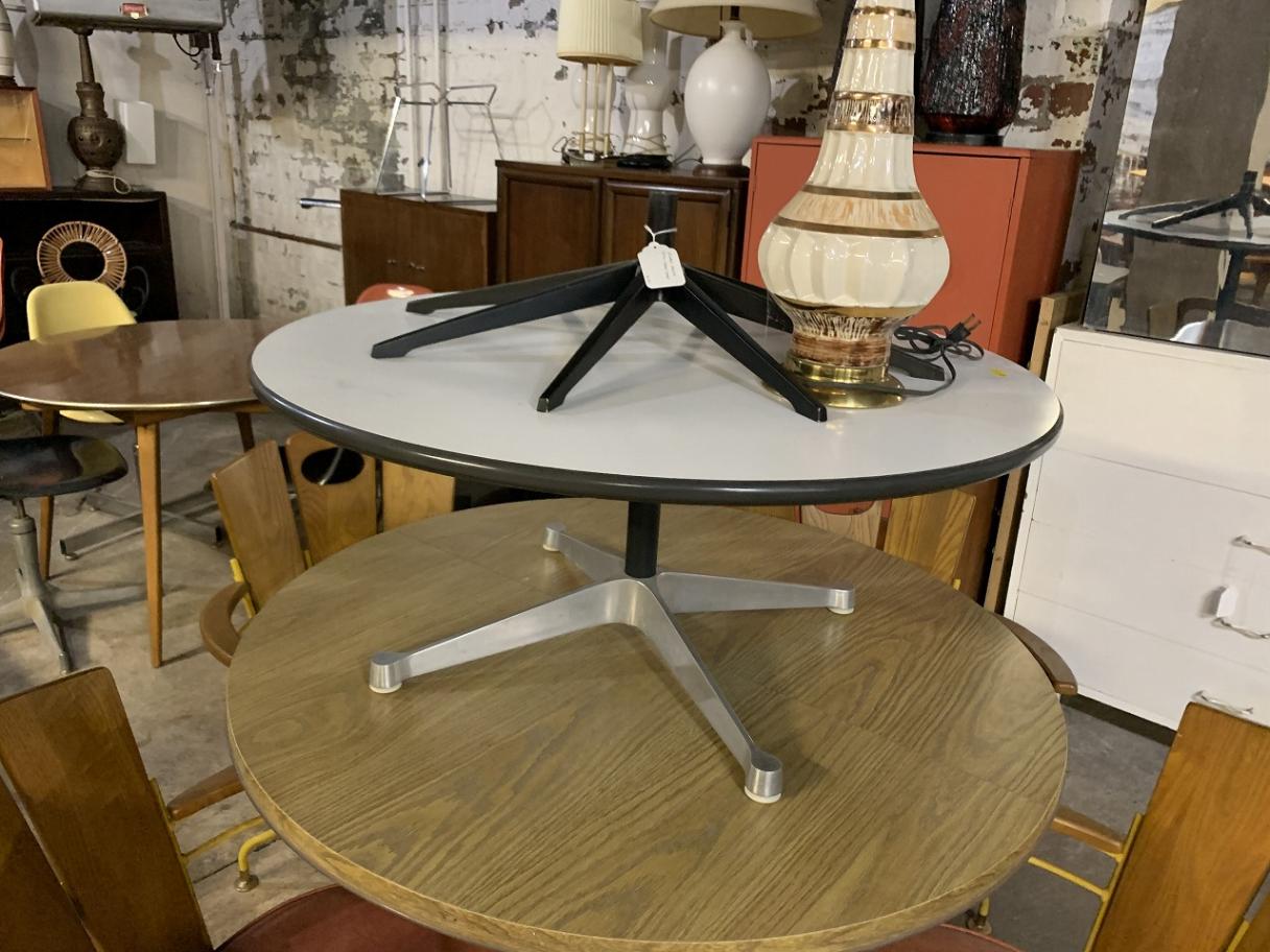 ラウンドテーブル