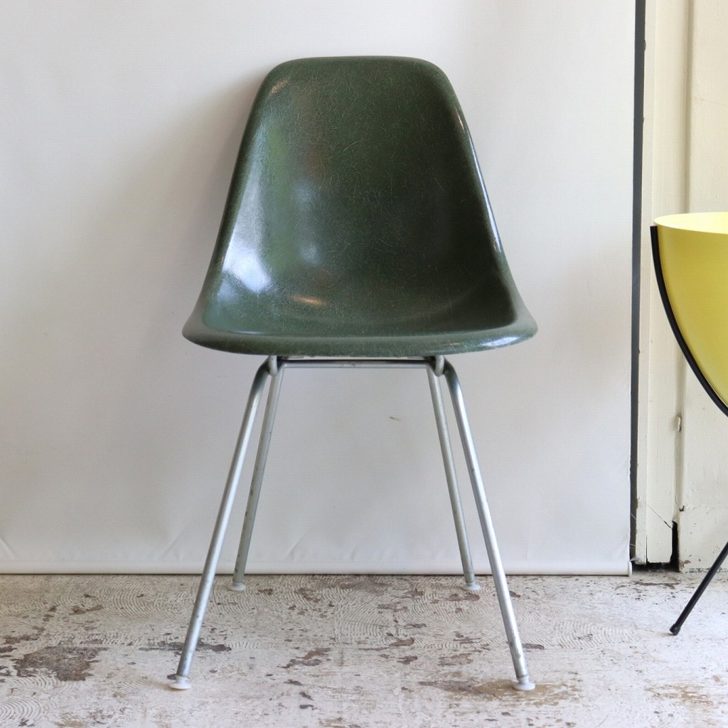 ハーマンミラー社製イームズ サイドシェルチェア(ダークグリーンFRP)