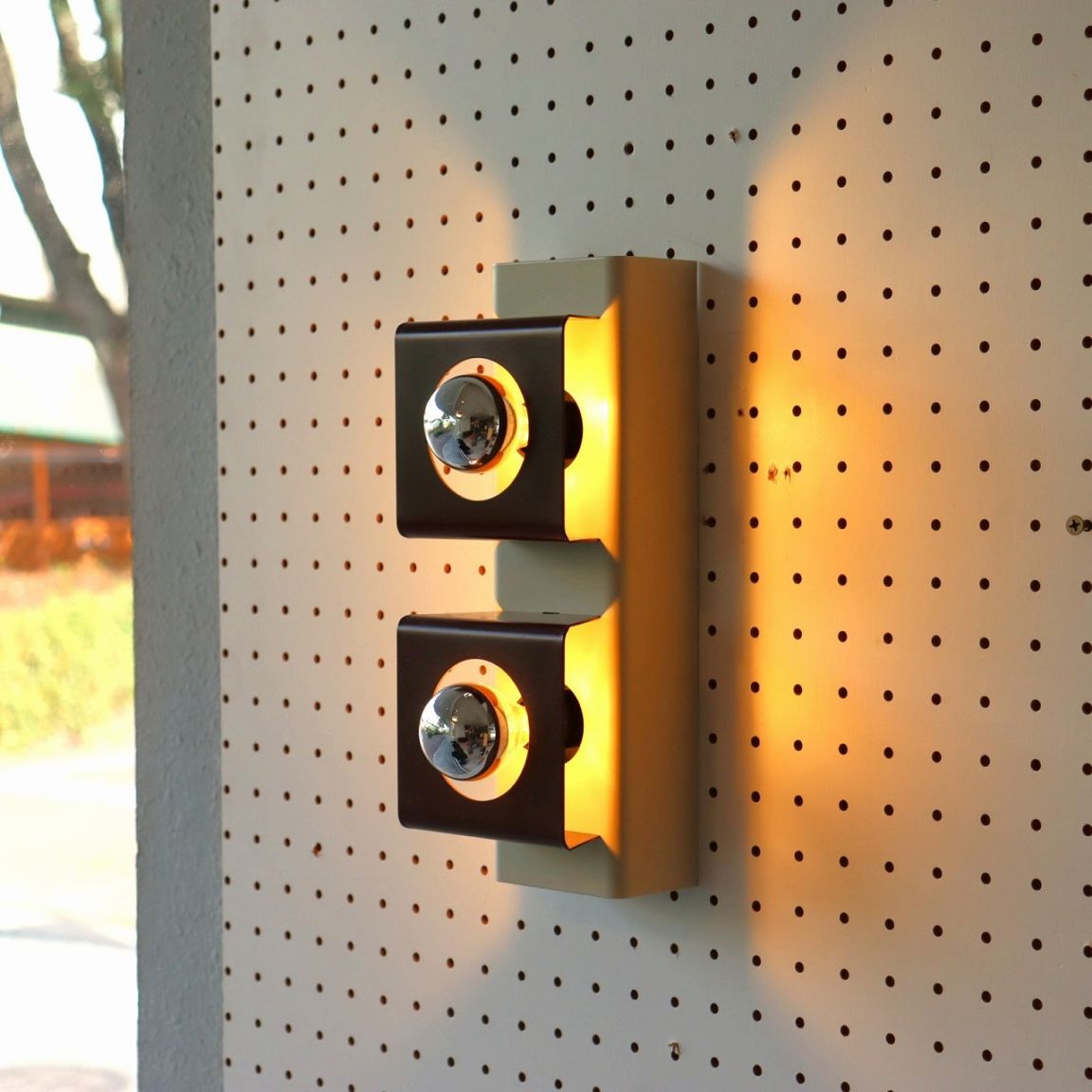 2灯スチールブラケットランプ