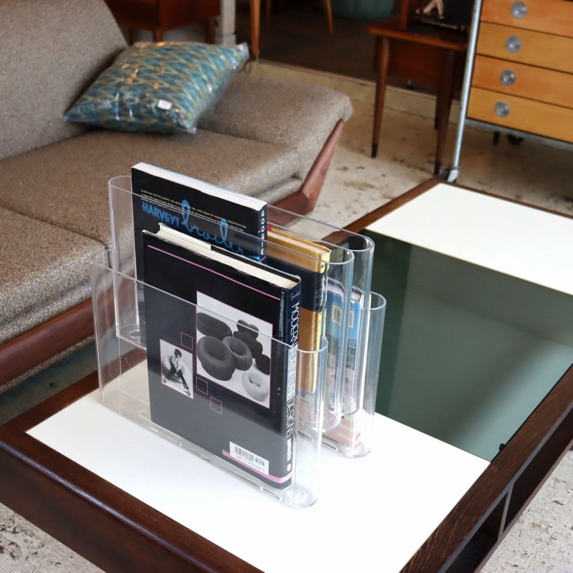 マガジンラック　ポストモダン　ミッドセンチュリー　スペーシー　 kartell マガジンラック ポストモダン ミッドセンチュリー スペーシー kartell