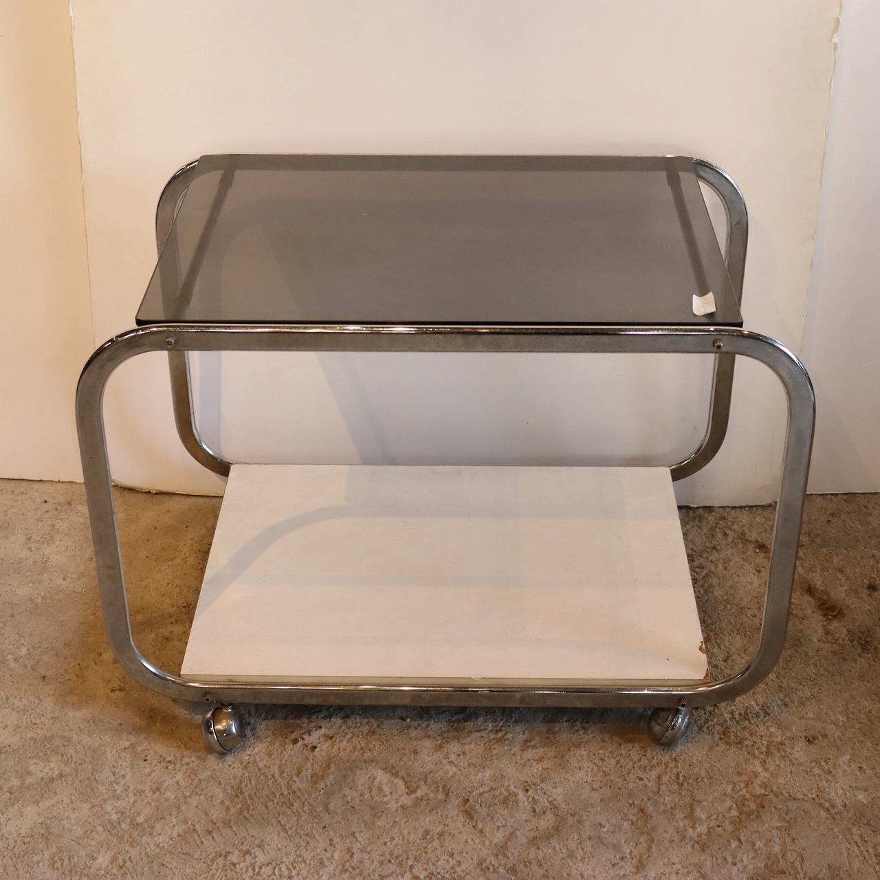 ガラストップテーブル