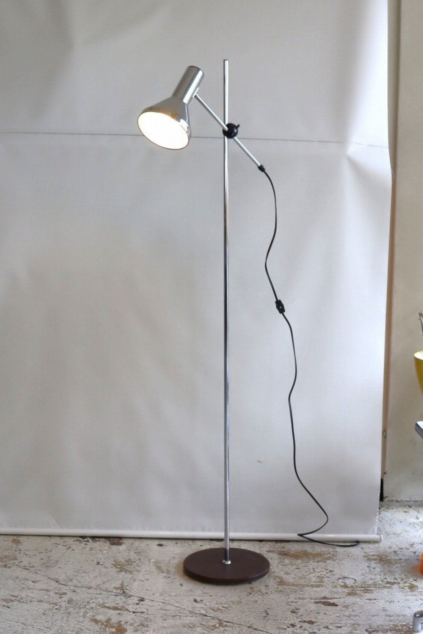 スポットフロアランプ