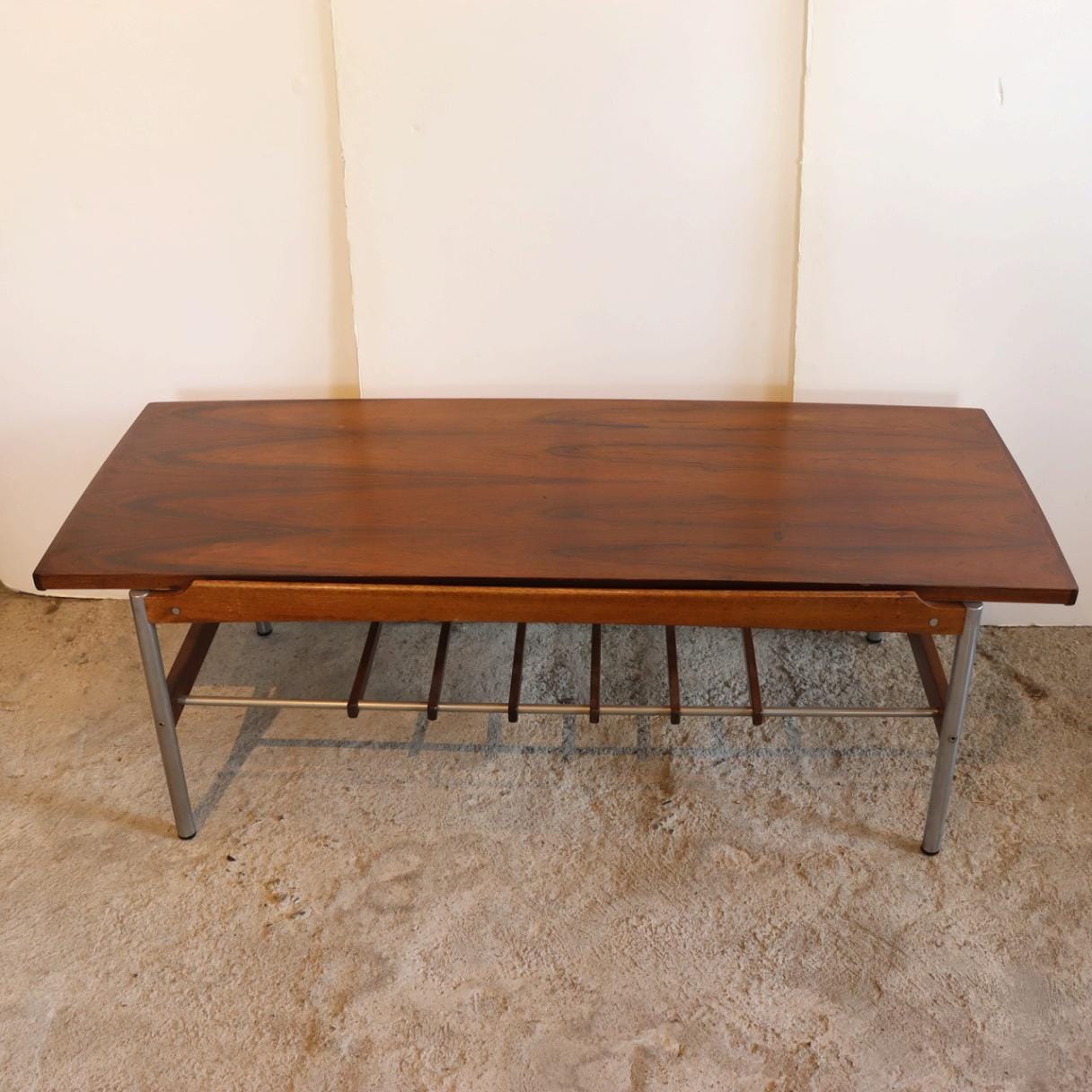 コーヒーテーブル