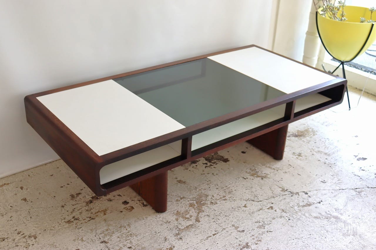 コーヒーテーブル