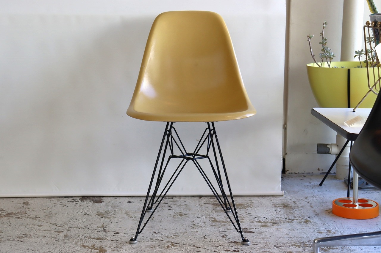 ハーマンミラー製イームスチェア イームズプラスチックシェルアームチェア - Herman Miller x HAY