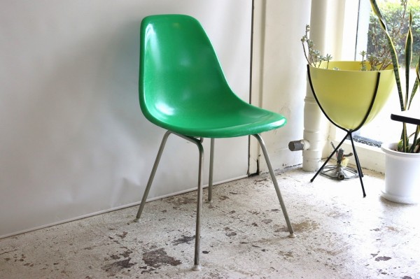 ハーマンミラー社製イームズ サイドシェルチェア(カドミウムグリーン