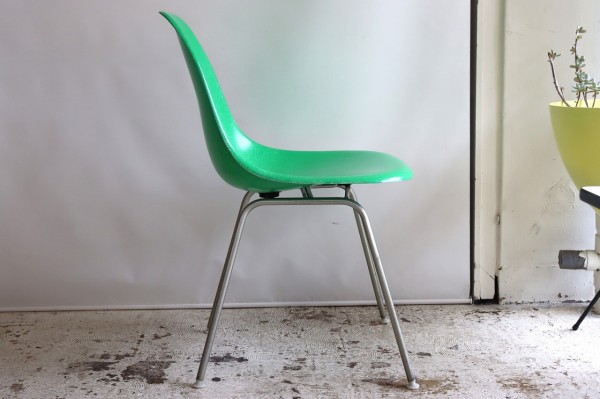ハーマンミラー社製イームズ サイドシェルチェア(カドミウムグリーン
