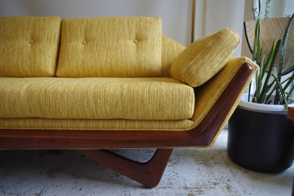 エイドリアン・ピアソールソファ | CHAIR&SOFA | パームスプリングス