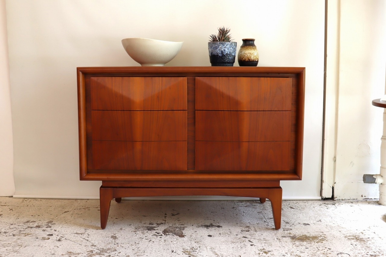 【専用出品】ユナイテッド社製ビンテージサイドボード 専用出品】ユナイテッド社製ビンテージサイドボード ユナイテッド社製