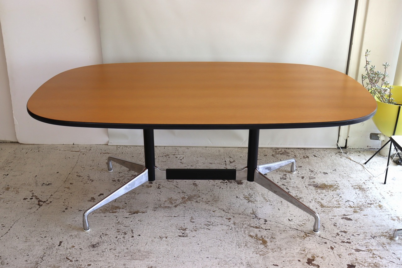 ハーマンミラー製セグメンテッドベーステーブル