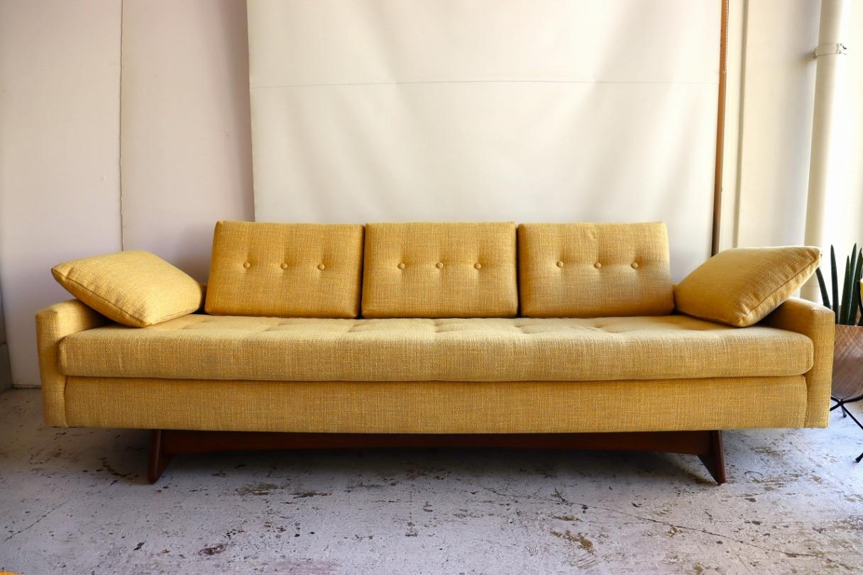 エイドリアン・ピアソールヴィンテージソファ