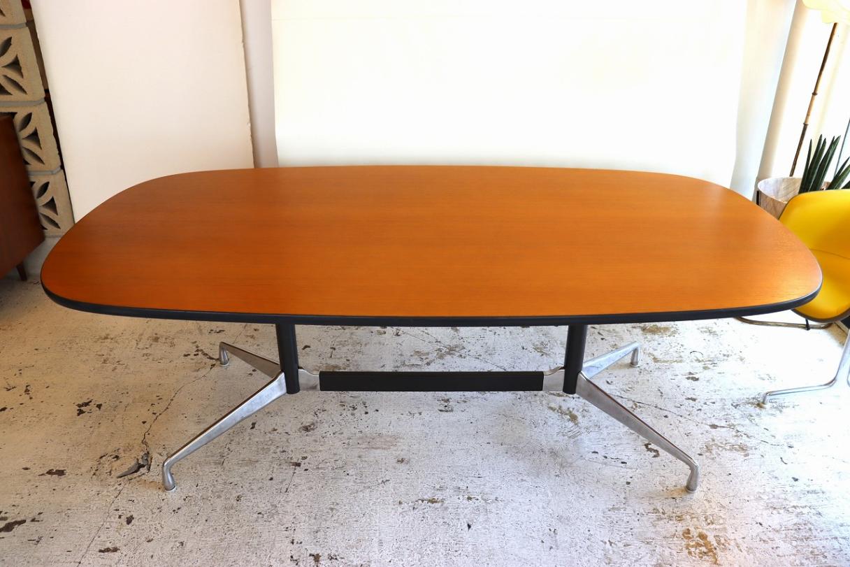 ハーマンミラー製セグメンテッドベーステーブル