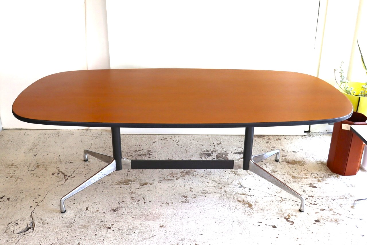 ハーマンミラー製セグメンテッドベーステーブル