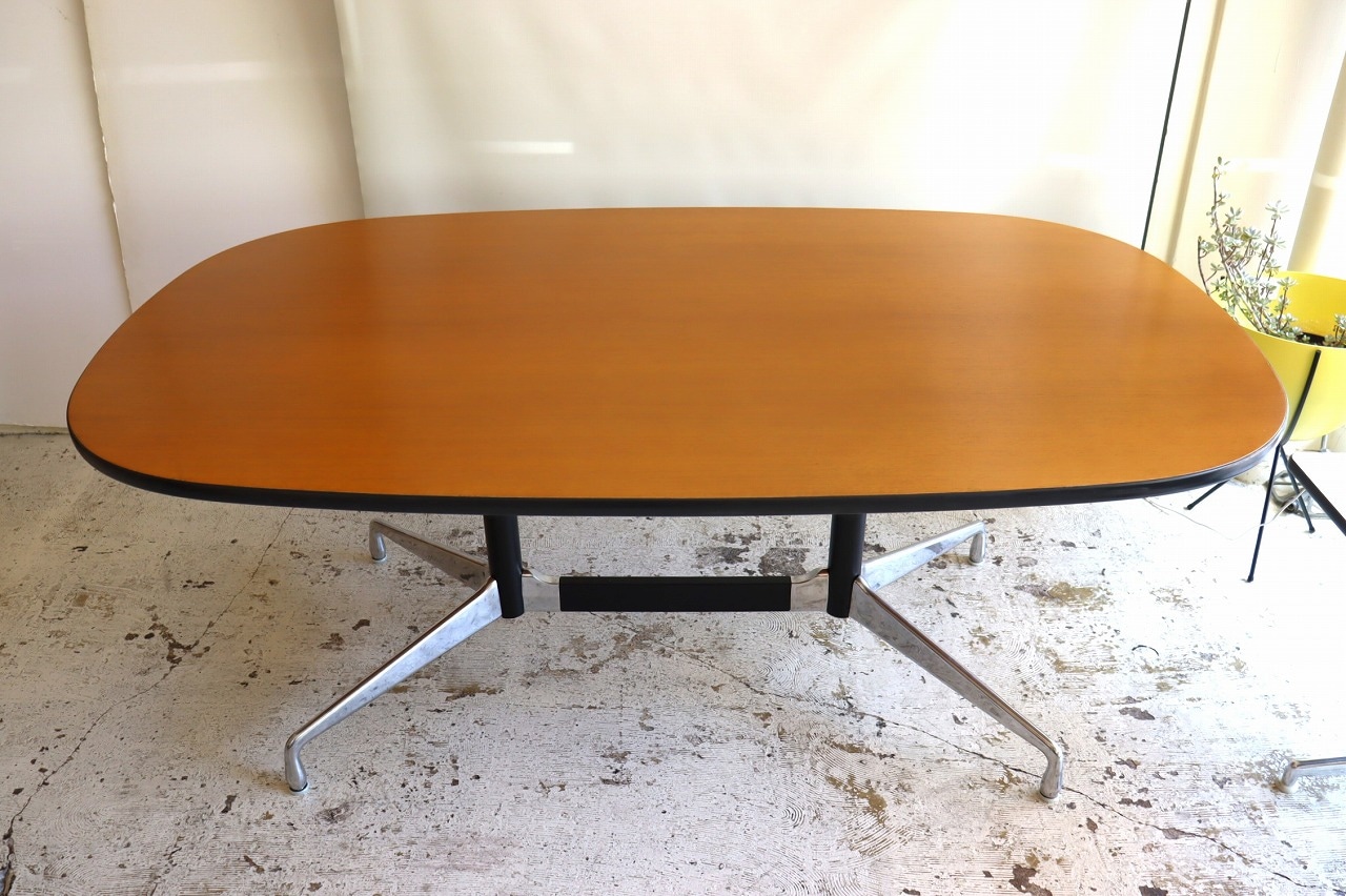 ハーマンミラー製セグメンテッドベーステーブル