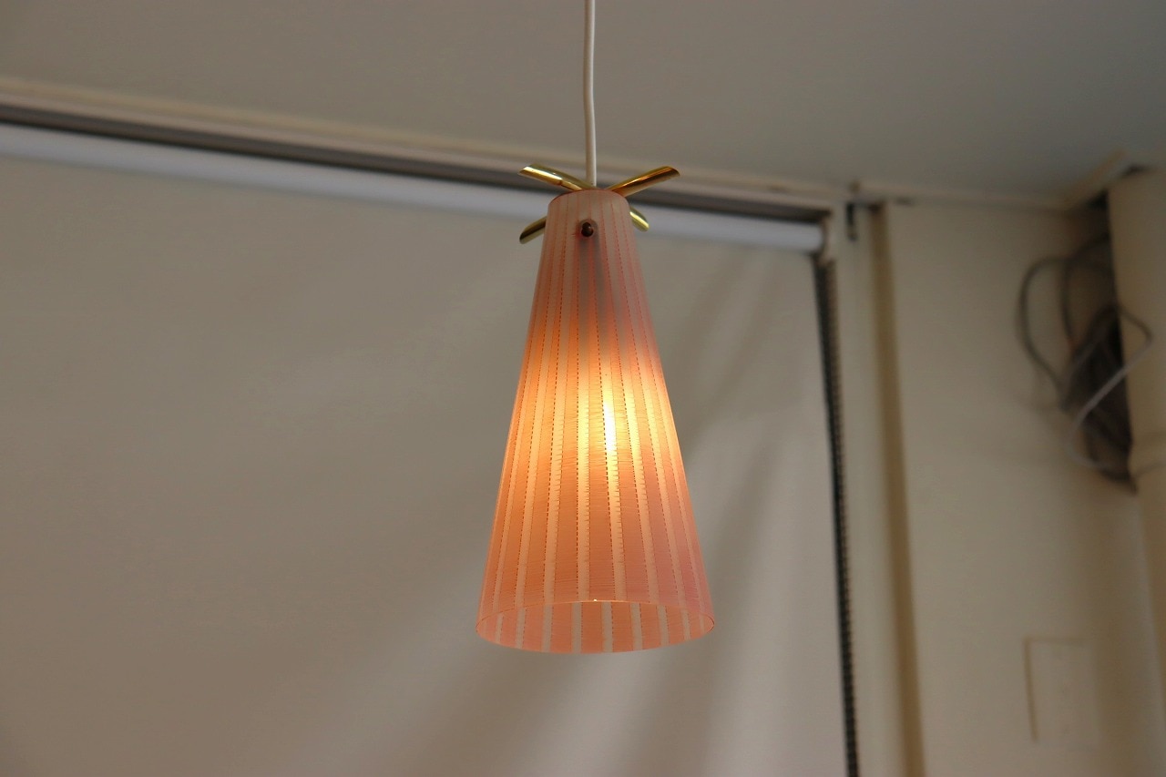 ストライプガラスペンダントランプ(ピンク)