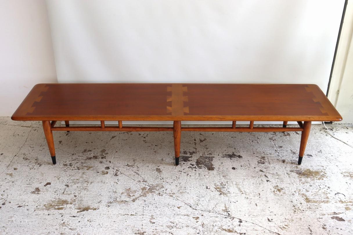 レーン社製ロングコーヒーテーブル