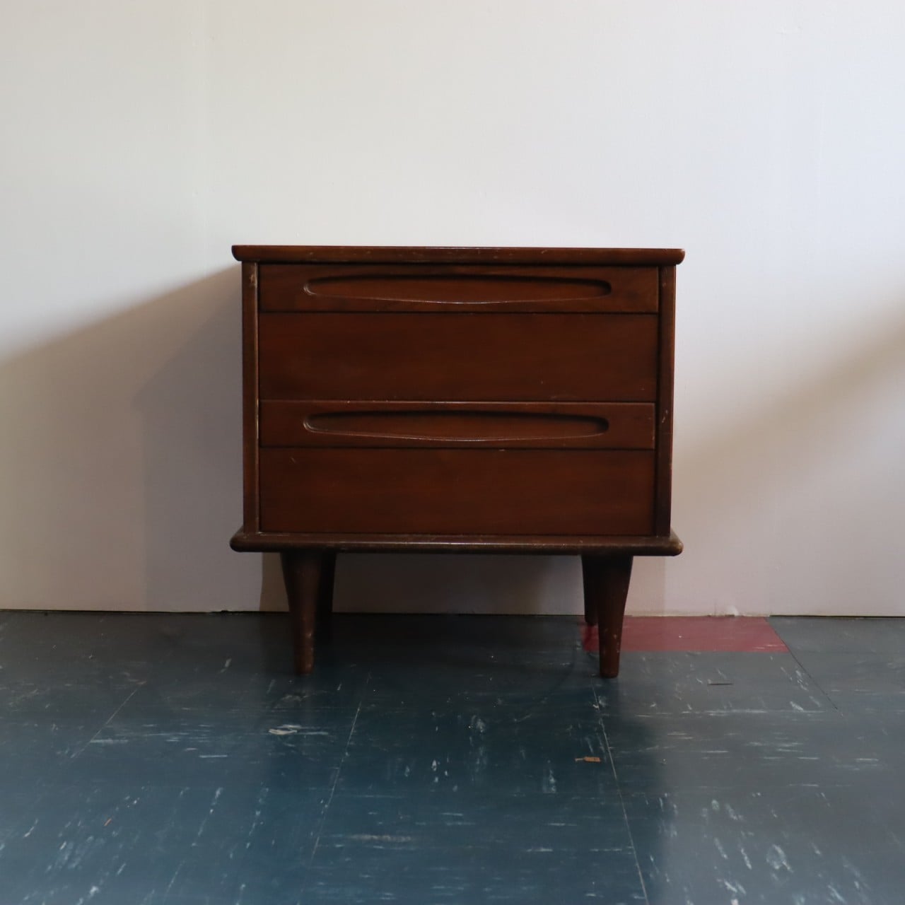 アメリカンオブマーチンズビル　ナイトスタンド