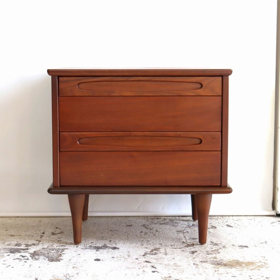 アメリカンオブマーチンズビル社製ナイトスタンド