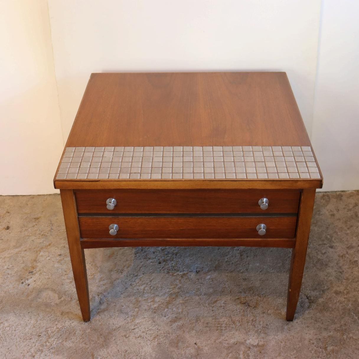 タイルトップ　サイドテーブル