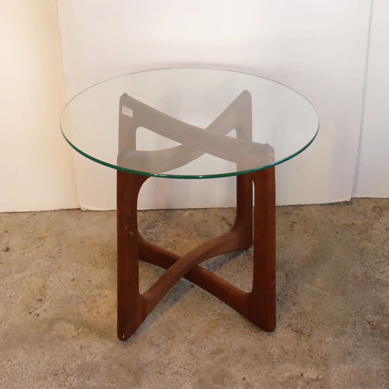 エイドリアン・ピアソール　サイドテーブル