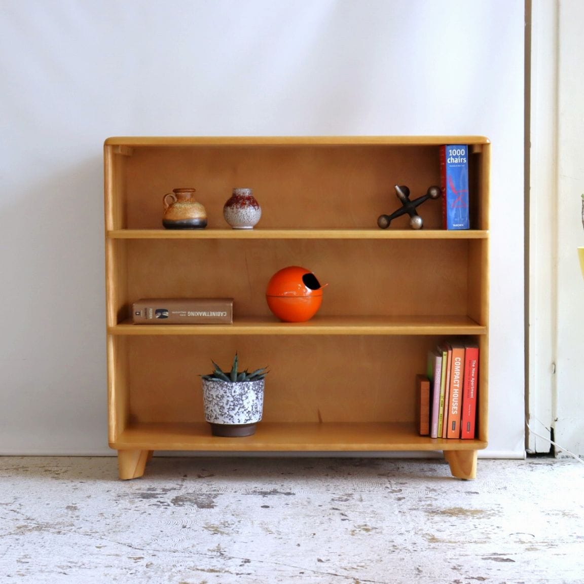 ヘイウッドウェイクフィールド社製ブックシェルフ