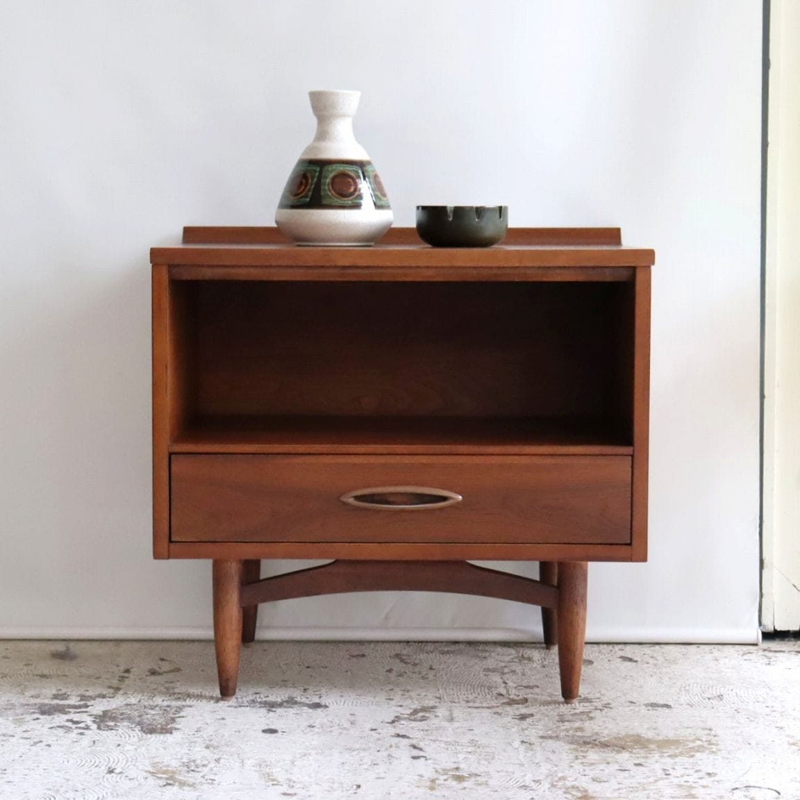 ブロイヒル社製ナイトスタンド