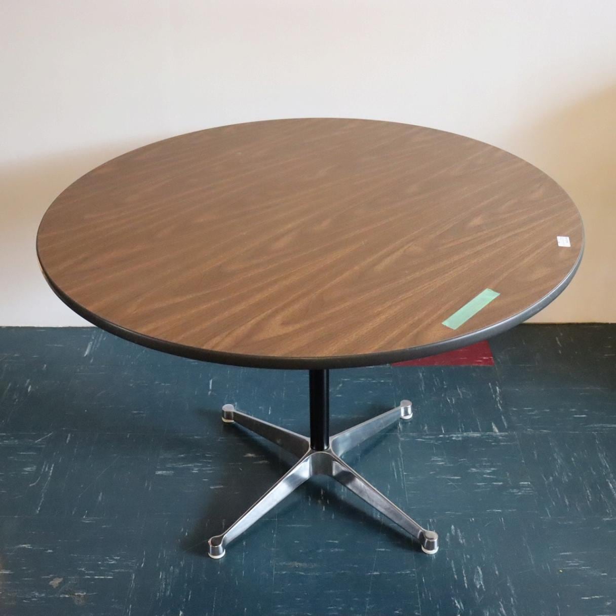 ハーマンミラーラウンドテーブル　ウォールナットメラミンΦ1060