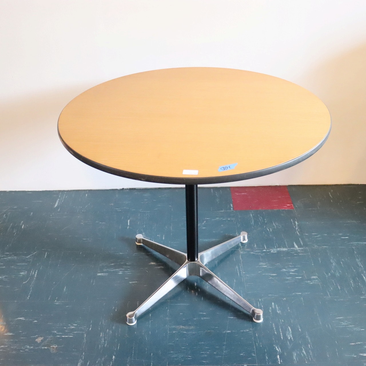 ハーマンミラーラウンドテーブル　オーク調メラミンΦ910