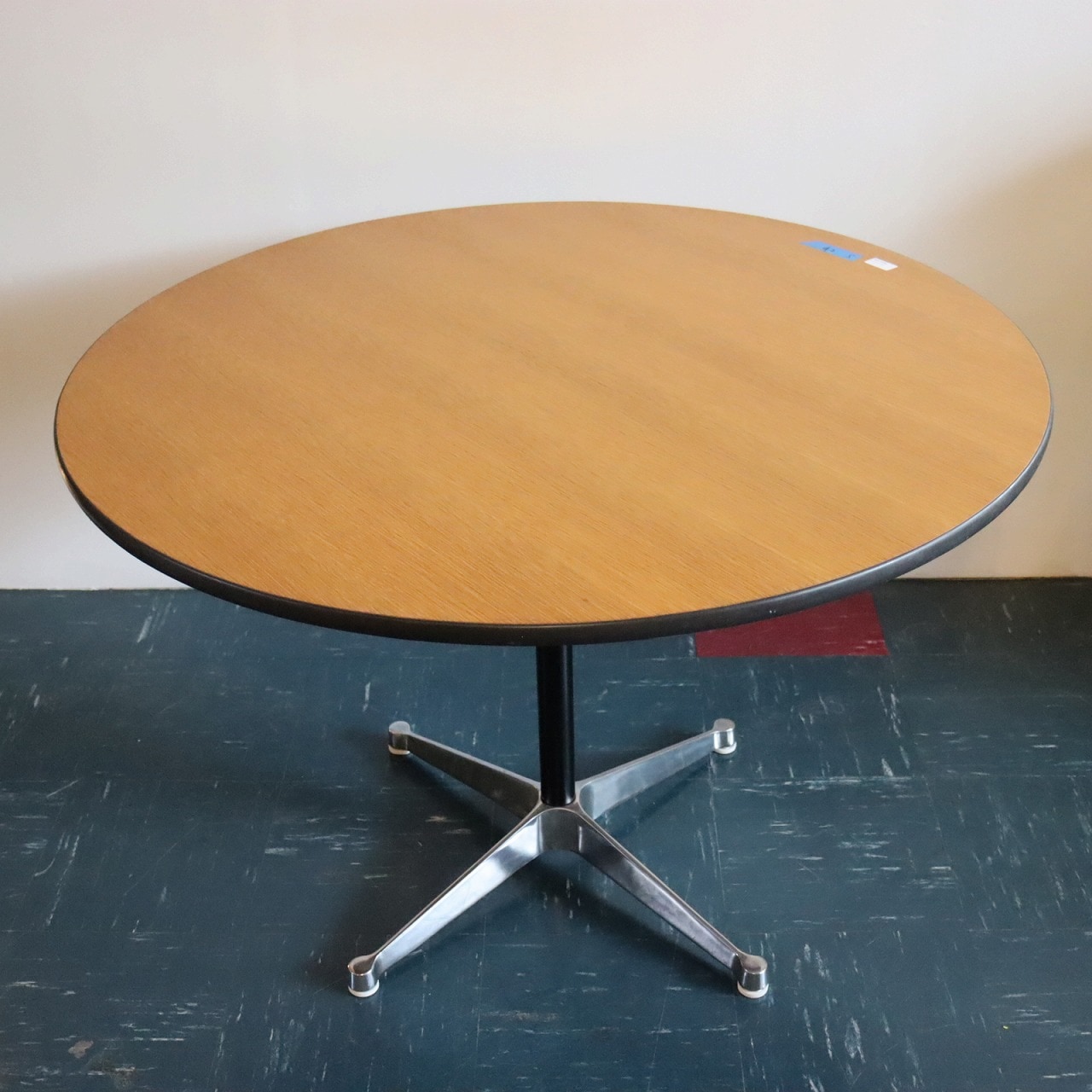 ハーマンミラーラウンドテーブル　オーク突板Φ1060