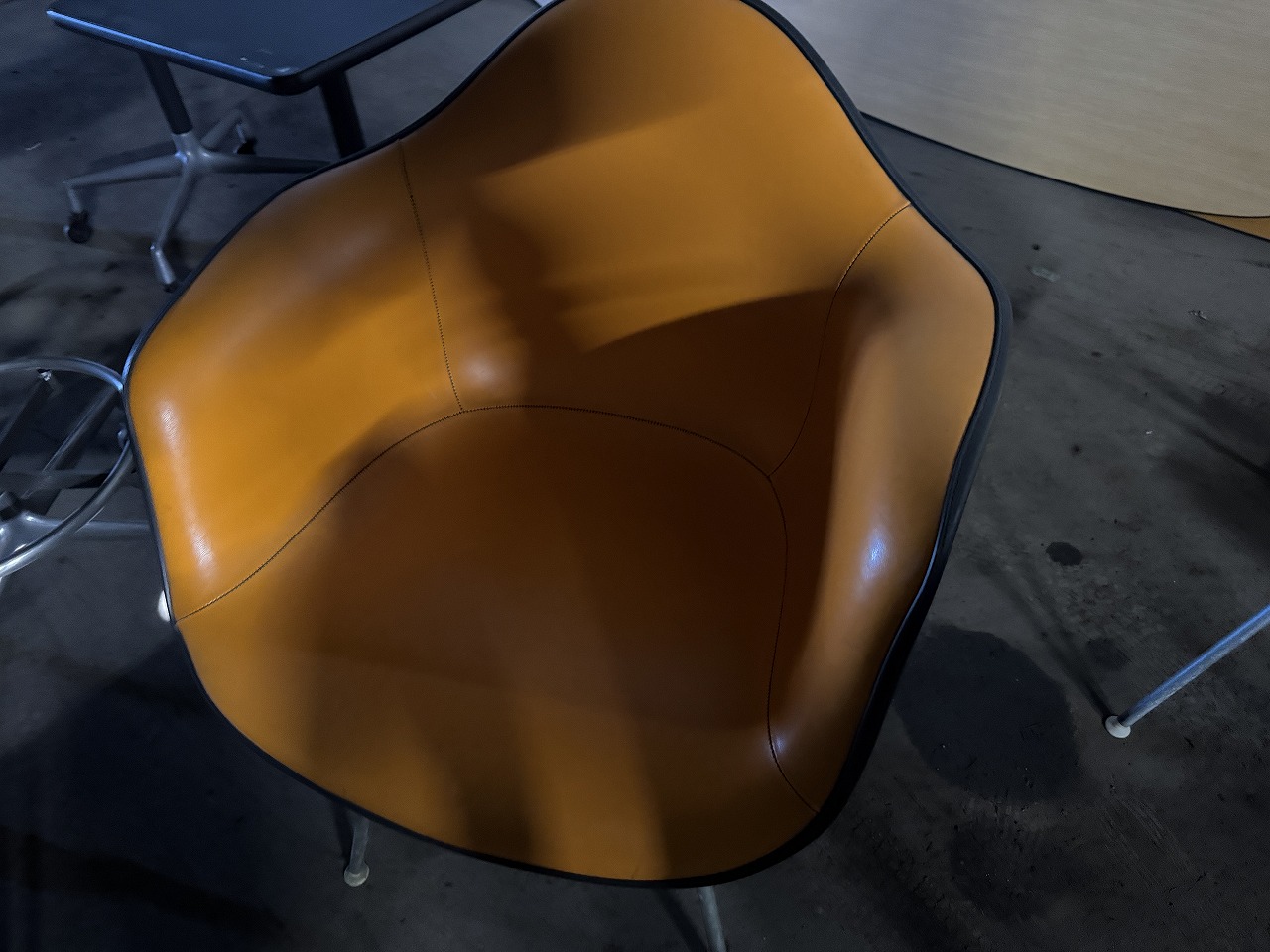 イームズアームチェア