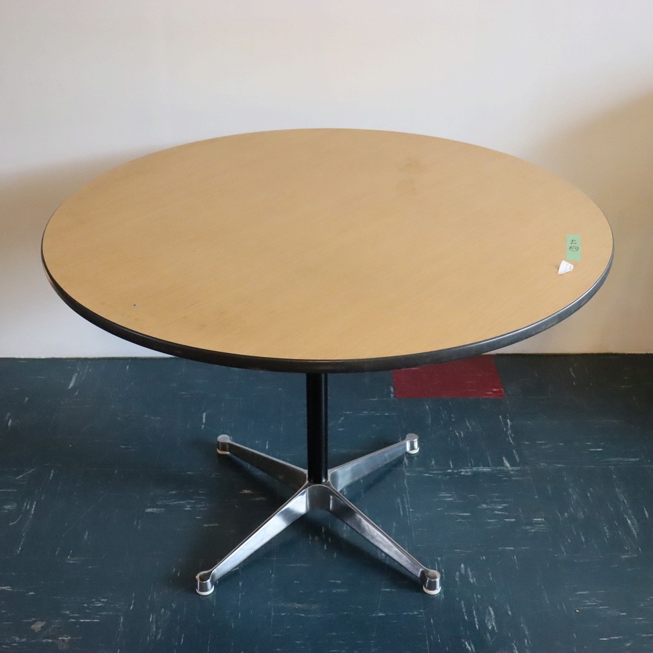 ハーマンミラーラウンドテーブル　オークメラミンΦ1060