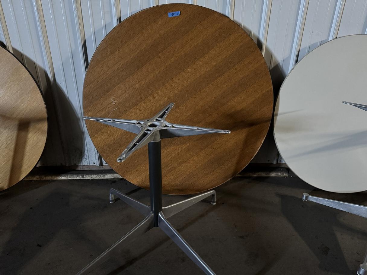 ハーマンミラーラウンドテーブル　オーク突板Φ1250