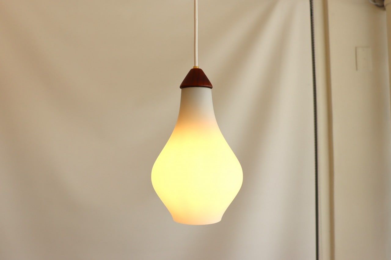 デニッシュモダンガラスペンダントランプ
