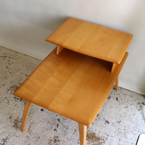 ヘイウッドウェイクフィールド社製ステップエンドテーブル | サイド