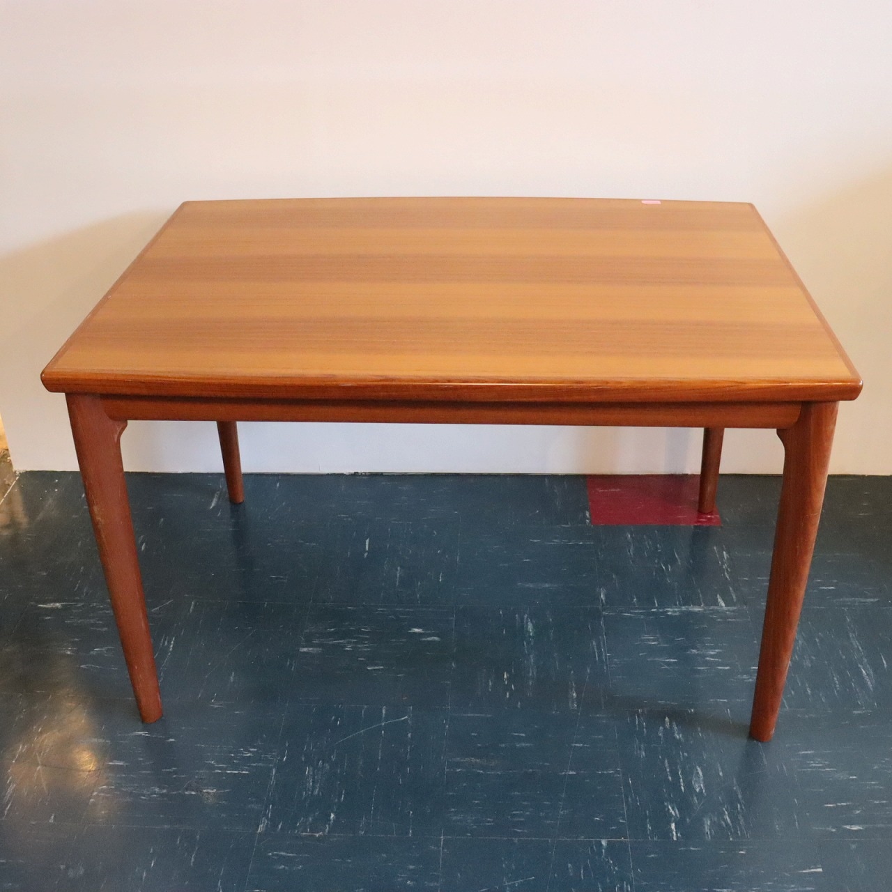 ダイニングテーブル