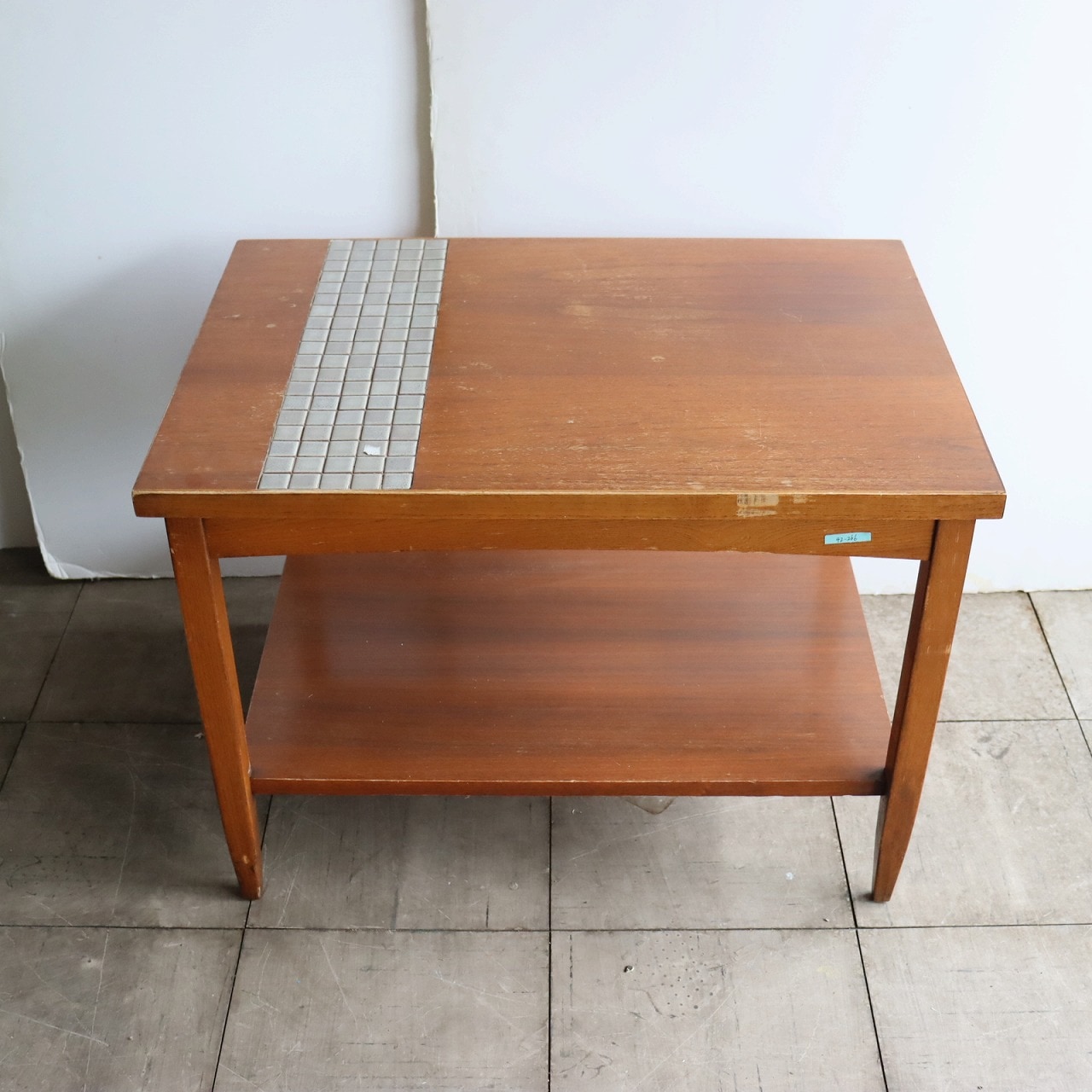 サイドテーブル