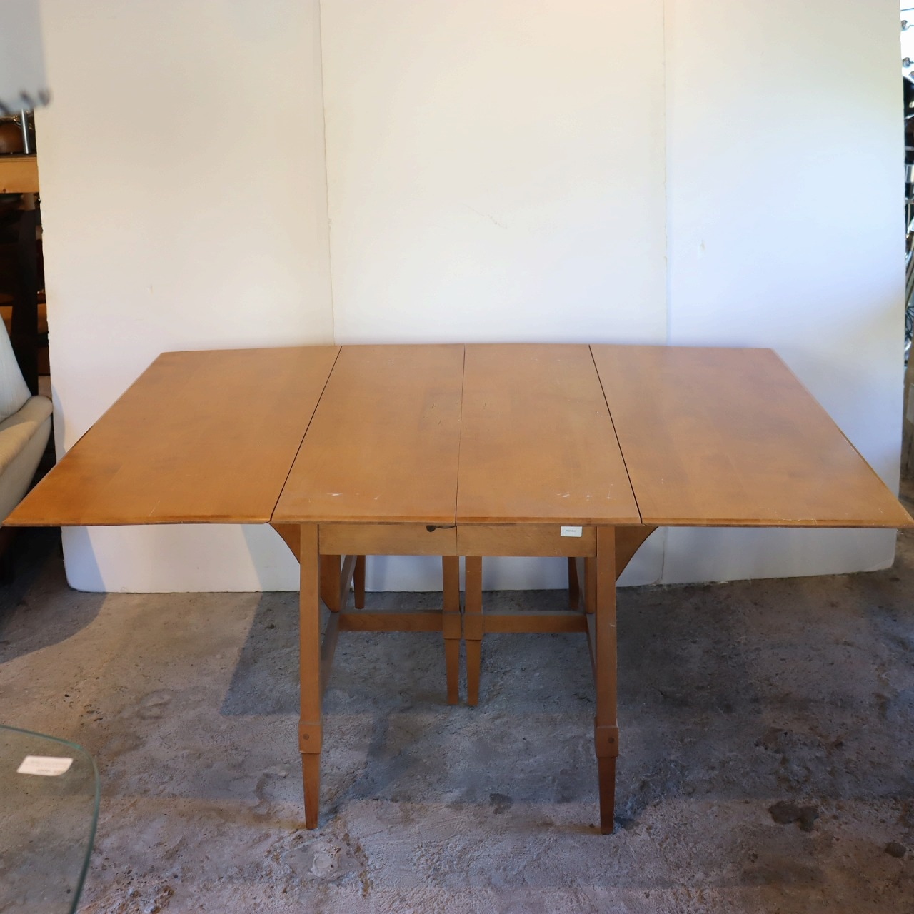 ダイニングテーブル