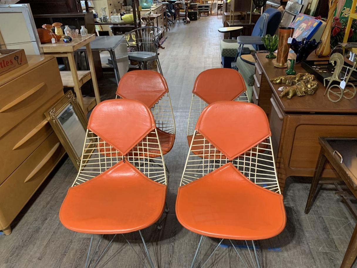 イームズチェア(ビキニ)